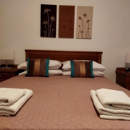 Centrally Located Bugibba Apartment - Seaside Comfort St. Paul's Bay Buitenkant foto