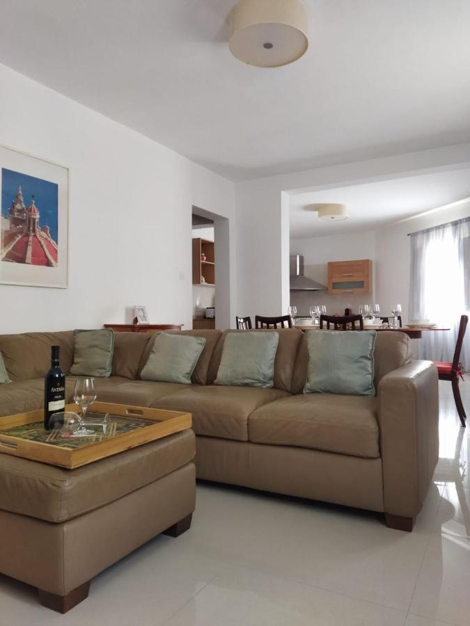 Centrally Located Bugibba Apartment - Seaside Comfort St. Paul's Bay Buitenkant foto