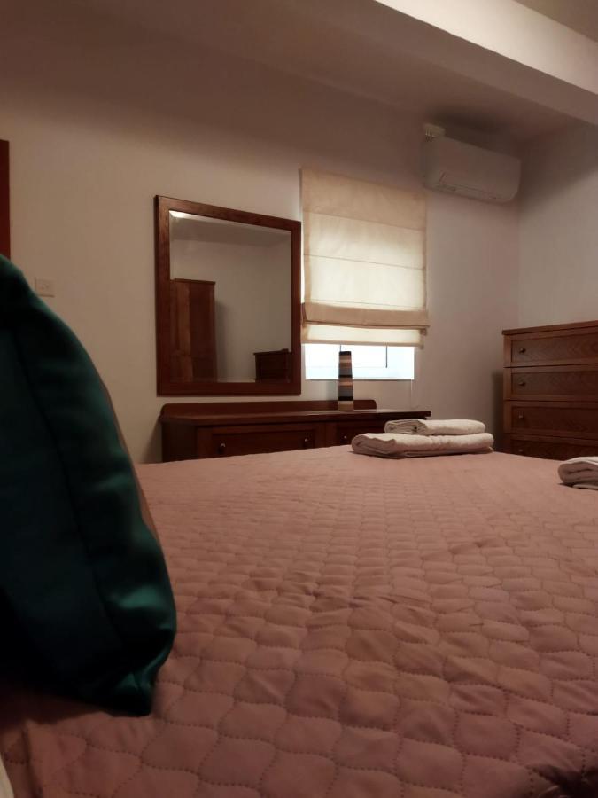 Centrally Located Bugibba Apartment - Seaside Comfort St. Paul's Bay Buitenkant foto